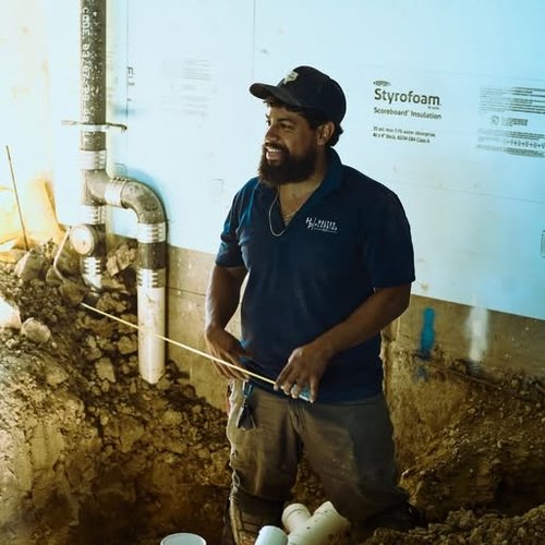 tech-excavation-smiling